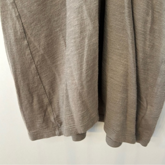 Deletta from Anthropologie Women’s Brown Short Sleeve V-Neck Tee, Size Large - Picture 4 of 8